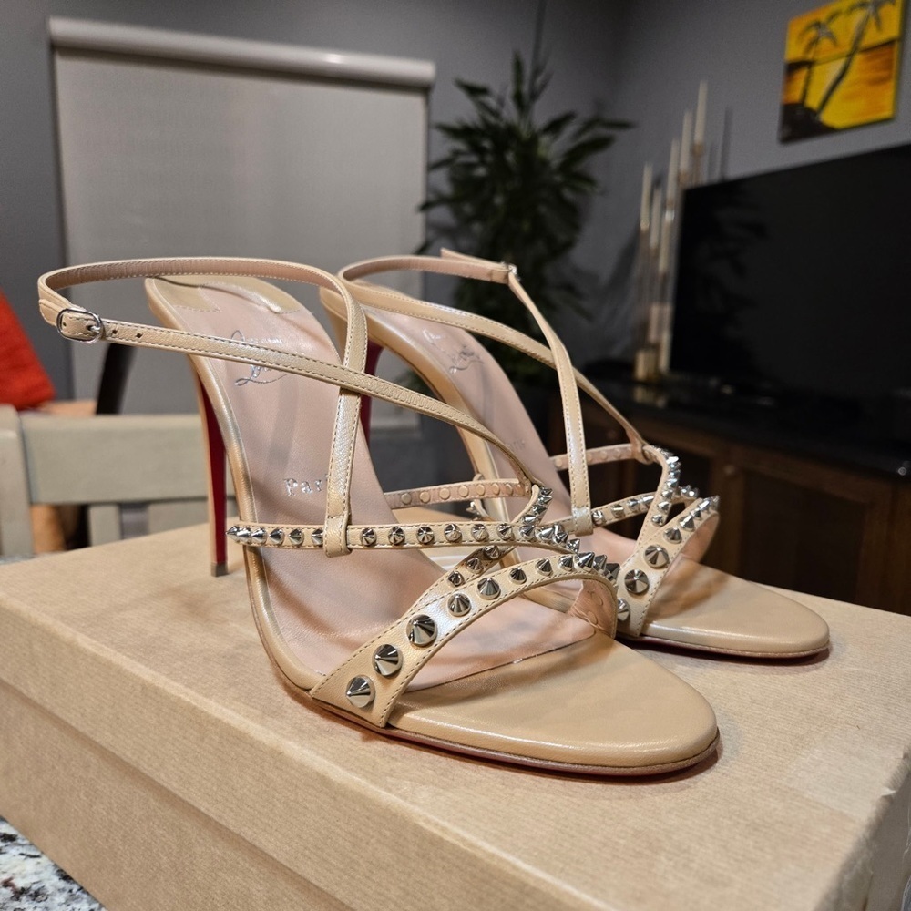 NEW Christian Louboutin Tatooshka Spikes Nude Sandals Size 41.5 100mm Heels